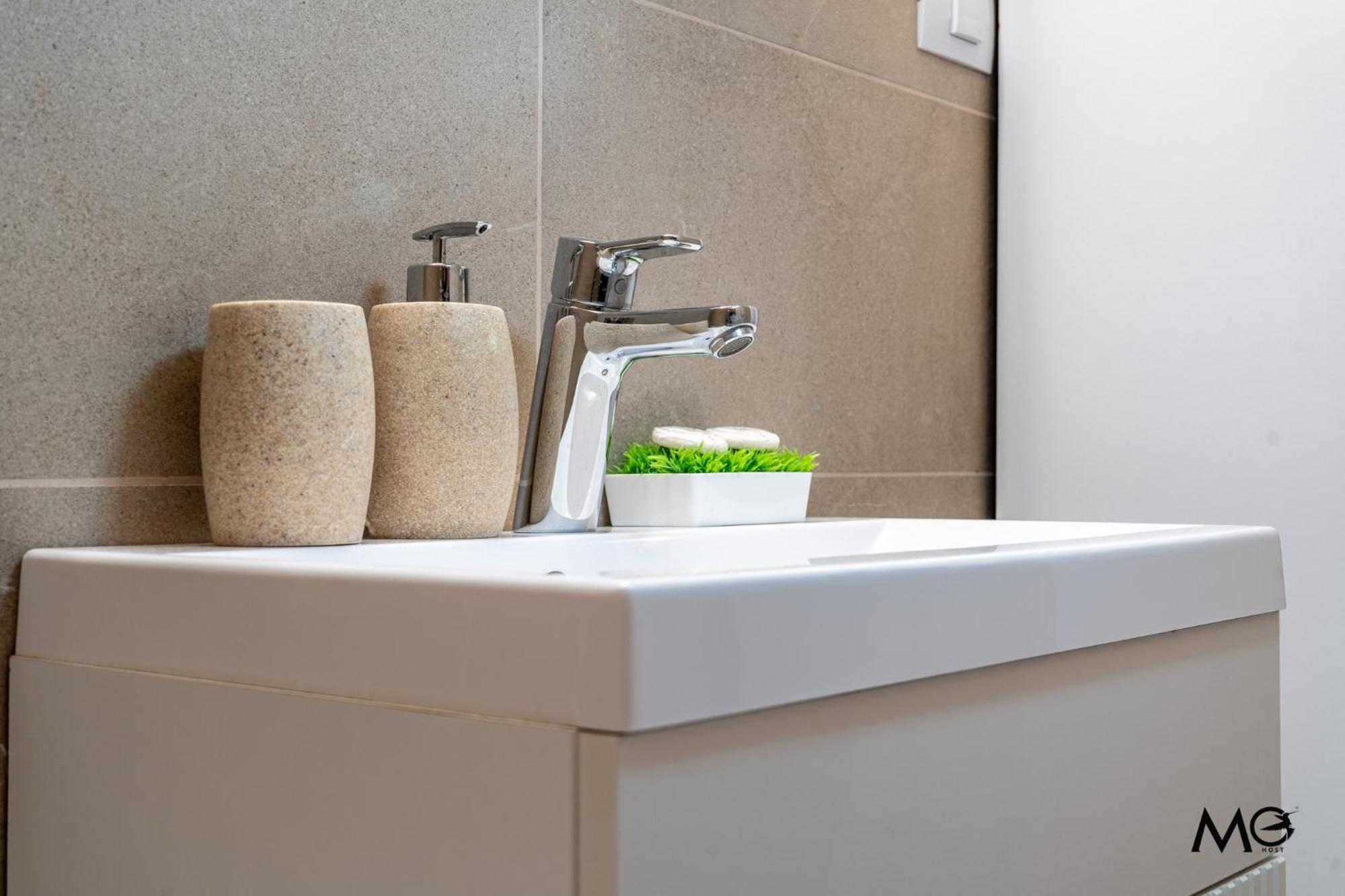Mohost Noua 3 - Premium With Mountain View